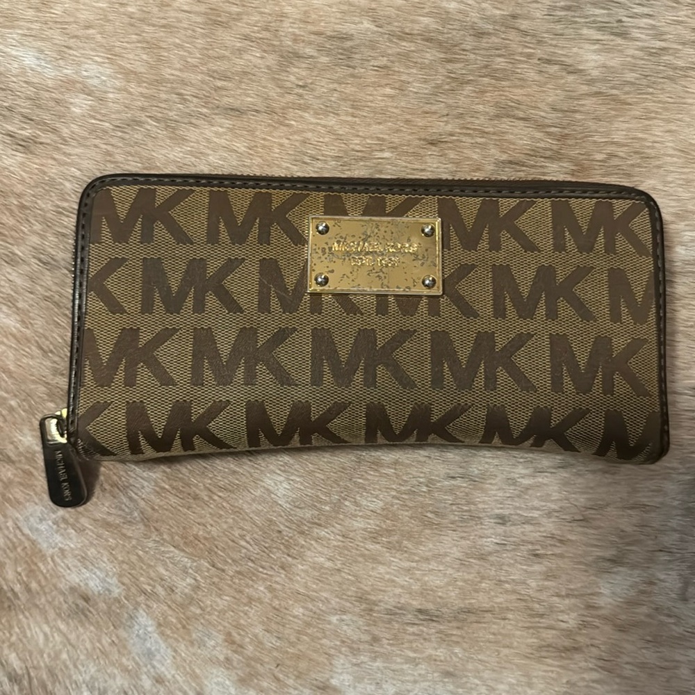 Michael Kors wallet